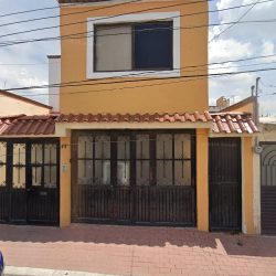 Casa En Venta (Santiago de Querétaro)