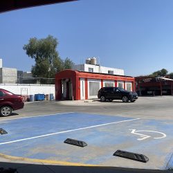 Champions Car Wash (Santiago de Querétaro)