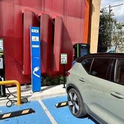 Estación De Carga De Vehículos Eléctricos (El Sauz)