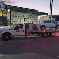 Grúas Mc (Santiago de Querétaro)