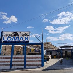 Llantas Lomax (Santiago de Querétaro)