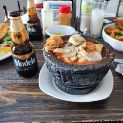 Mariscos El Güero Sinaloa (Santiago de Querétaro)