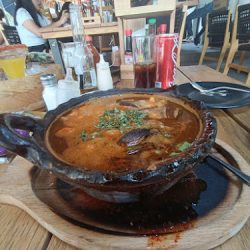 Mariscos Universidad (Santiago de Querétaro)