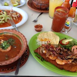 Mariscos Y Cócteles Pura Vida (Santiago de Querétaro)