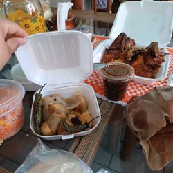 Pollos A La Leña El Indio (Santiago de Querétaro)