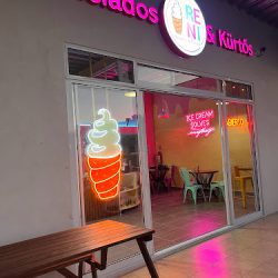 Reni Helados & Kurtos (Juriquilla)