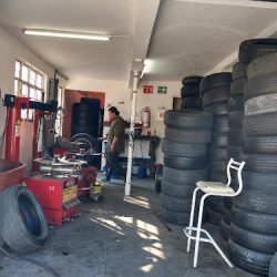 Reparación De Rines Y Llantas / Venta De Llantas Nuevas Y Usadas (Santiago de Querétaro)