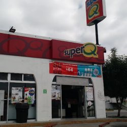 Super Q 123 Av. Universidad (Santiago de Querétaro)