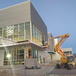 Viaqro. Canceleria De Vidrio Y Aluminio (Santiago de Querétaro)